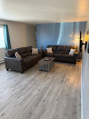 TV connectée, cheminée, jeux vidéo