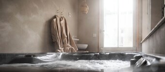 80m² bohemian house with Jacuzzi 2 steps from the towpath