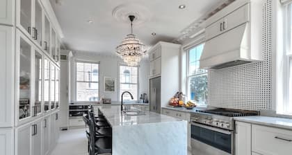 Central - Luxurious Mansion 7 Bedrooms 9000sqft