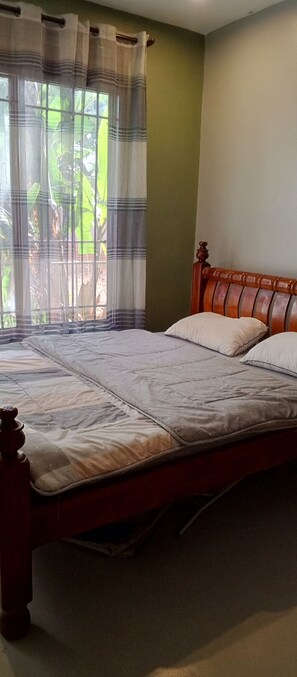 1 slaapkamer, een strijkplank/strijkijzer, wifi