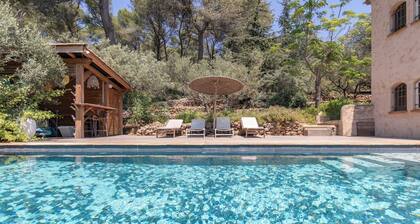 Exceptional Provencal farmhouse in Carqueiranne