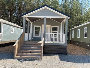 Exterior - Tiny Homes for Rent, minutes to the Casino, Golf Course & Water Park (Philadelphia)