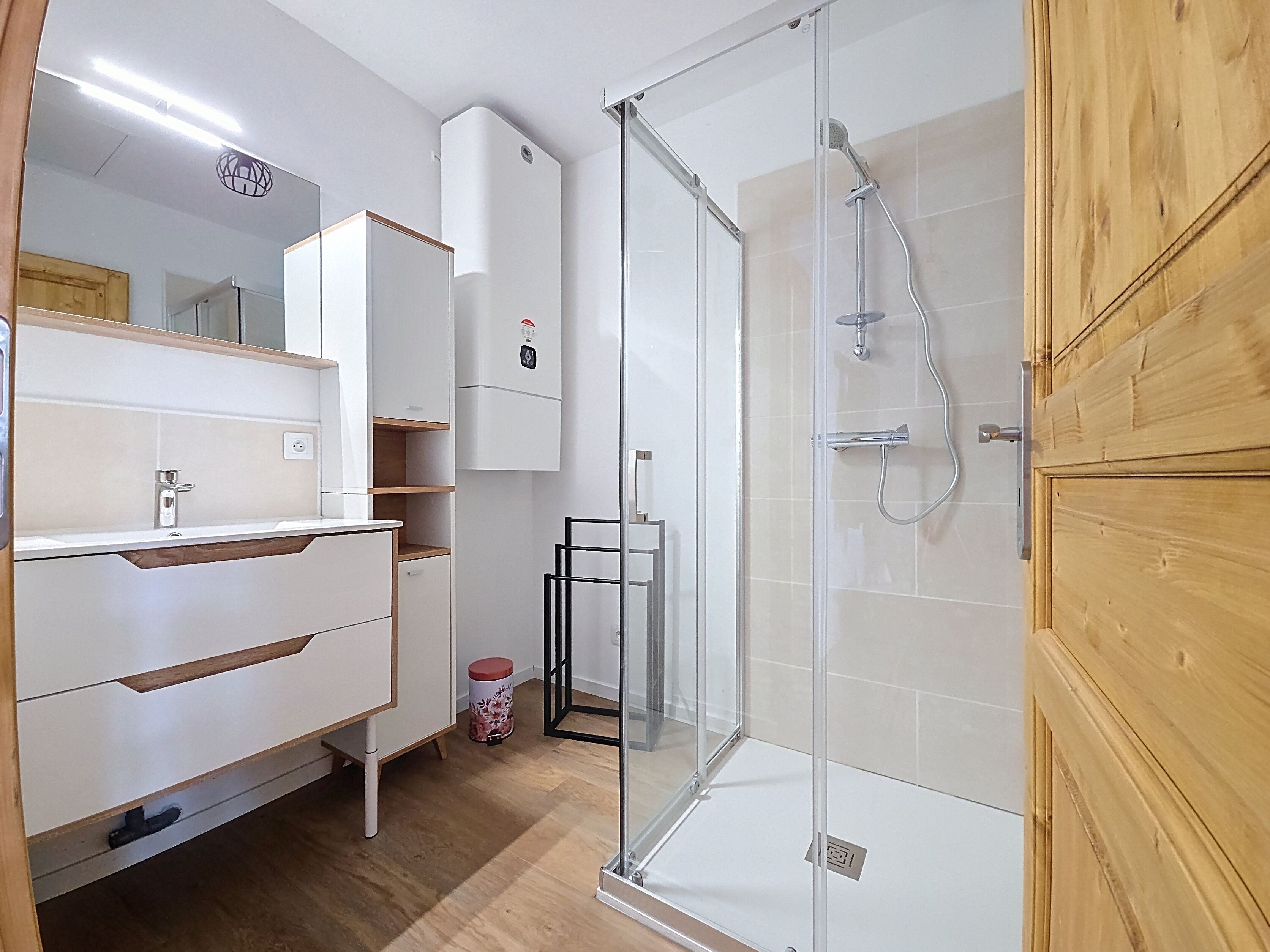 Shower, hair dryer, towels, toilet paper