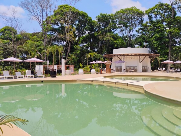 2 piscinas al aire libre