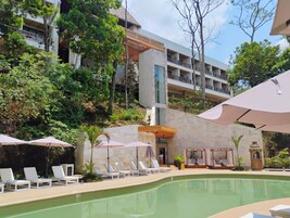 2 piscinas al aire libre