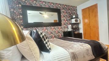 1 bedroom, iron/ironing board, bed sheets