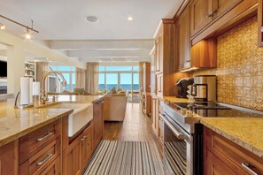 House, Multiple Beds, Kitchen, Ocean View (OCEAN DRIVE 26) | Private kitchen | Fridge, microwave, oven, stovetop