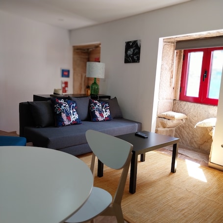 Smart TV. Charming apartment with WiFi and AC in marvelous Fontelo