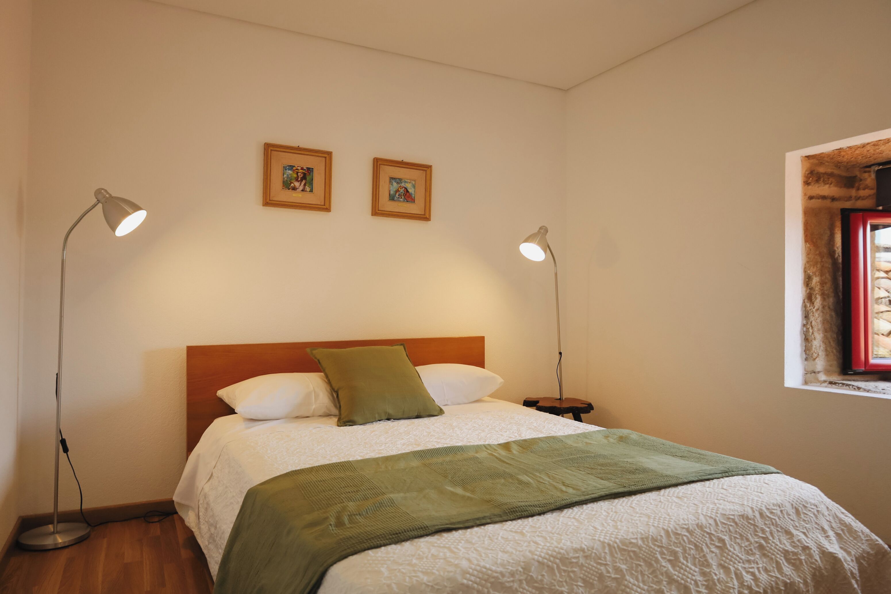1 chambre, fer et planche à repasser, Wi-Fi gratuit, draps fournis