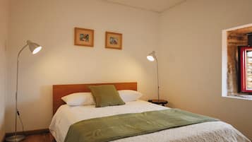 1 chambre, fer et planche à repasser, Wi-Fi gratuit, draps fournis