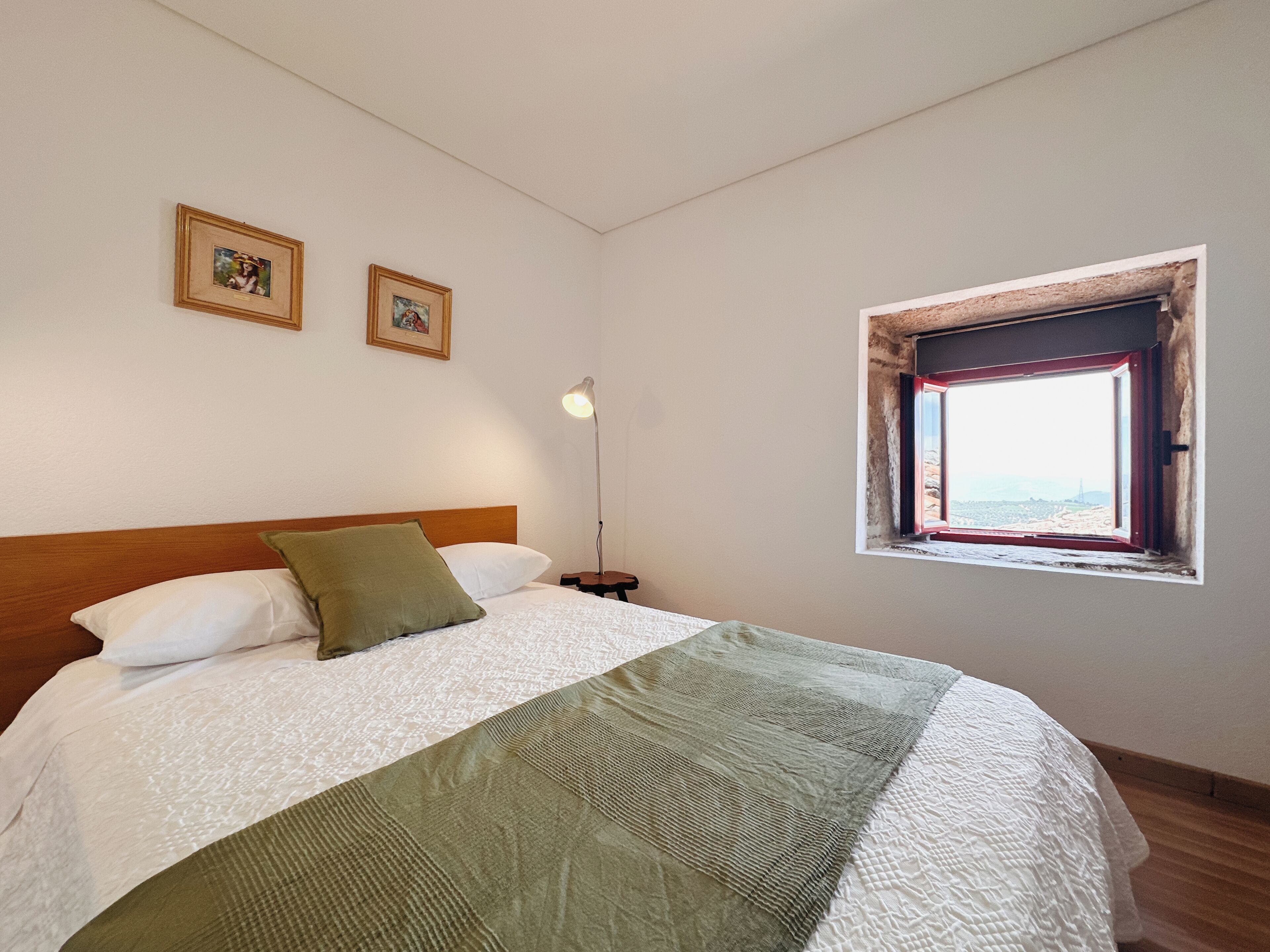 1 chambre, fer et planche à repasser, Wi-Fi gratuit, draps fournis
