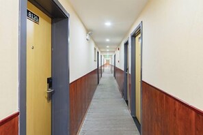 Interior - Super 8 Hotel (Beijing Metro Station) (Beijing)