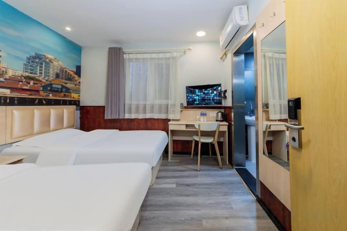 Budget 2-bed Room