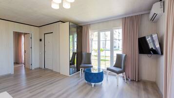 Egyptian cotton sheets, premium bedding, desk, laptop workspace