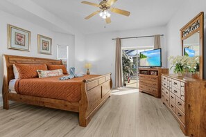 3 bedrooms, desk, iron/ironing board, travel cot