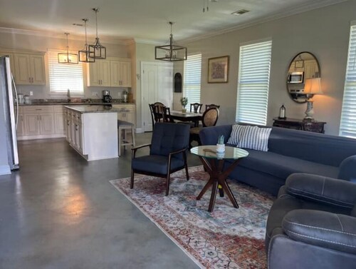 New & Fresh! 2 BR, 1 Ba House for IP & Contractors