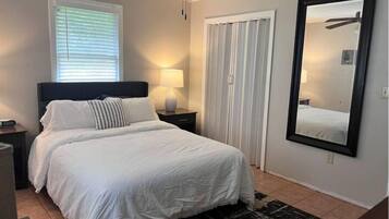 2 bedrooms, iron/ironing board, WiFi, bed sheets