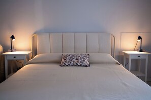 1 bedroom, in-room safe, desk, iron/ironing board