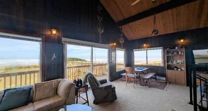 Ocean's Edge beachfront on Heceta Beach