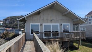 Exterior - Ocean's Edge beachfront on Heceta Beach (Florence)