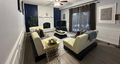 Charming Group Getaway Home Near the Lake – Perfect for Holidays & Reunions!