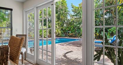 Sawfish Bay Bungalow Old Florida Charm