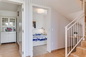 3 chambres, fer et planche à repasser, Wi-Fi, draps fournis