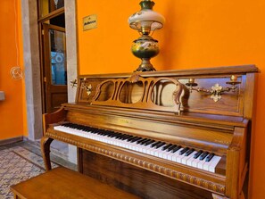 TV connectée de 43 pouces avec chaînes numériques