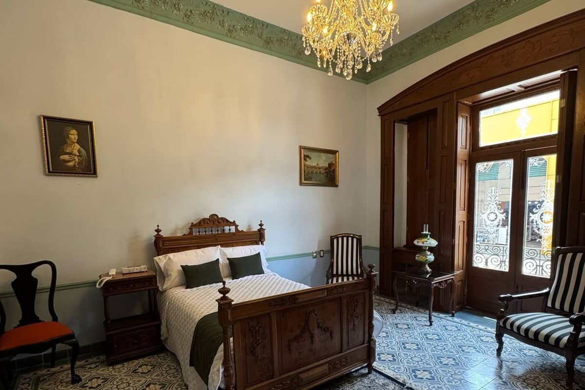 Comfort Room, 1 Bedroom, City View
