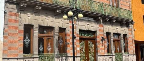 Bagian depan properti