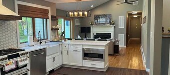 Peaceful 3 BR with a pool near the beach!