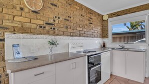 Réfrigérateur, micro-ondes, four, lave-vaisselle