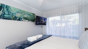 Free WiFi, bed sheets