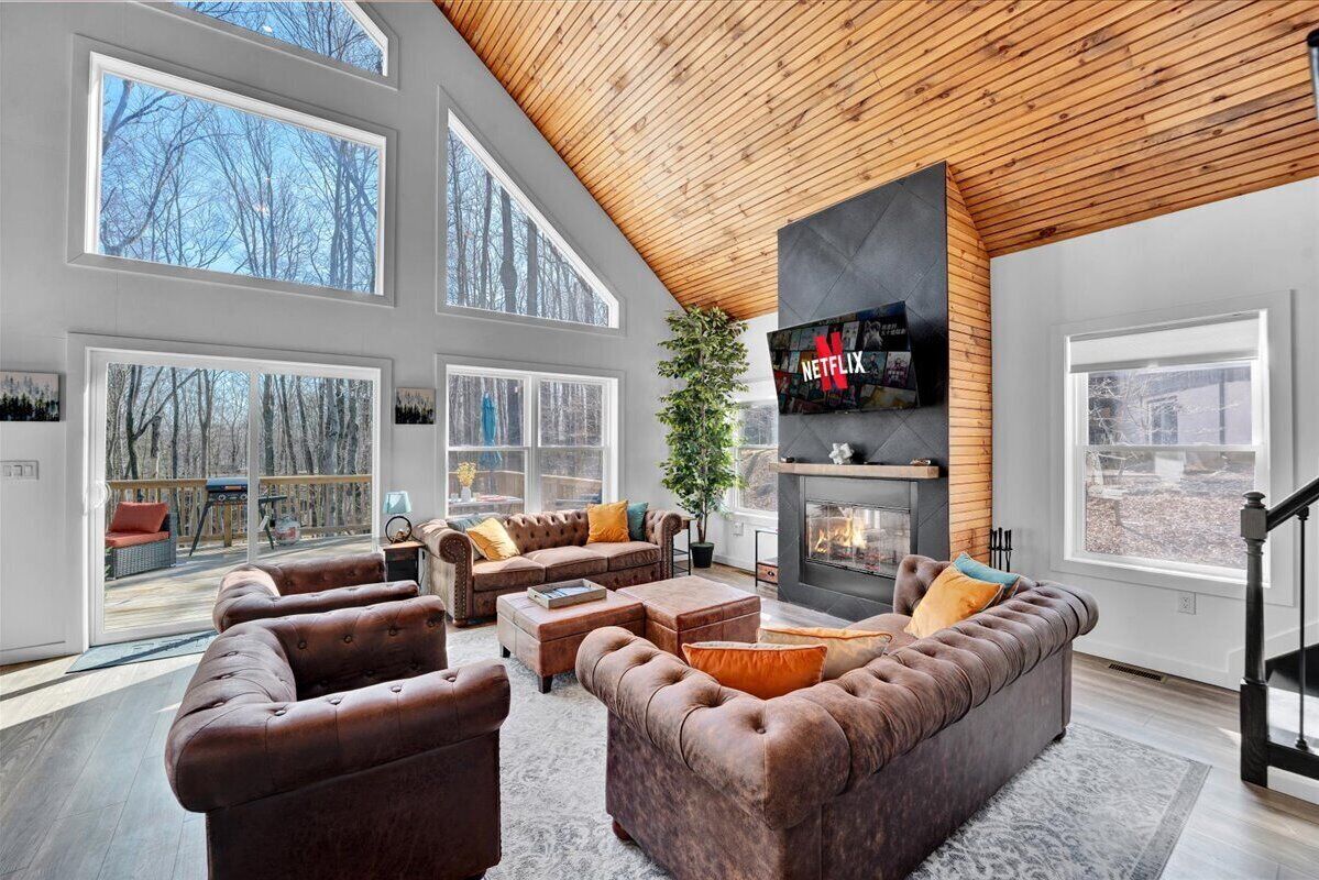 Smart TV, fireplace, video games, table tennis