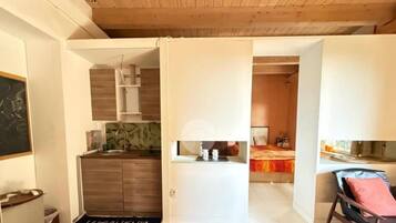 1 bedroom, iron/ironing board, travel crib, WiFi