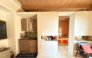 1 bedroom, iron/ironing board, travel crib, WiFi