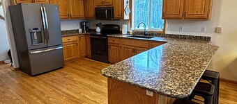 New! Tranquil Country Getaway - fitness space+fireplace+near lakes