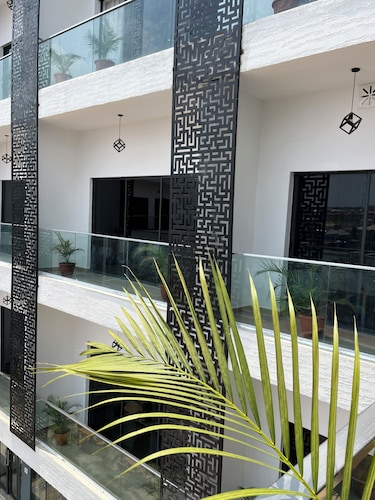 AIKU LUXURY HOTEL & RESORTS 