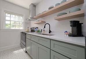 Fridge, microwave, oven, stovetop - *New & Renovated* Modern Bungalow near DT Durham (Durham)