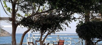 Mochlos Beach Villa Seafront 3-bedroom villa in enchanting Mochlos