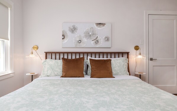 2 bedrooms, desk, free WiFi, bed sheets