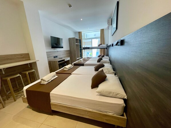 Iron/ironing board, WiFi, bed sheets