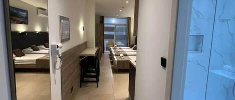 Strykjärn/strykbräda, wi-fi och sängkläder