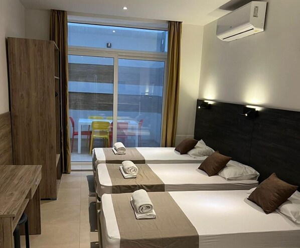 1 chambre, fer et planche à repasser, Wi-Fi, draps fournis