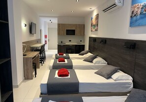 1 habitación, wifi y ropa de cama