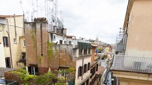 Unclassified image, 4 of 23, button - iFlat | Spanish Steps Elegant & Spacious Apartment (Rome)