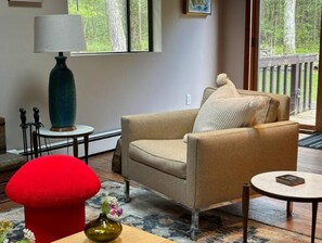 Smart TV, fireplace, table football, ping pong