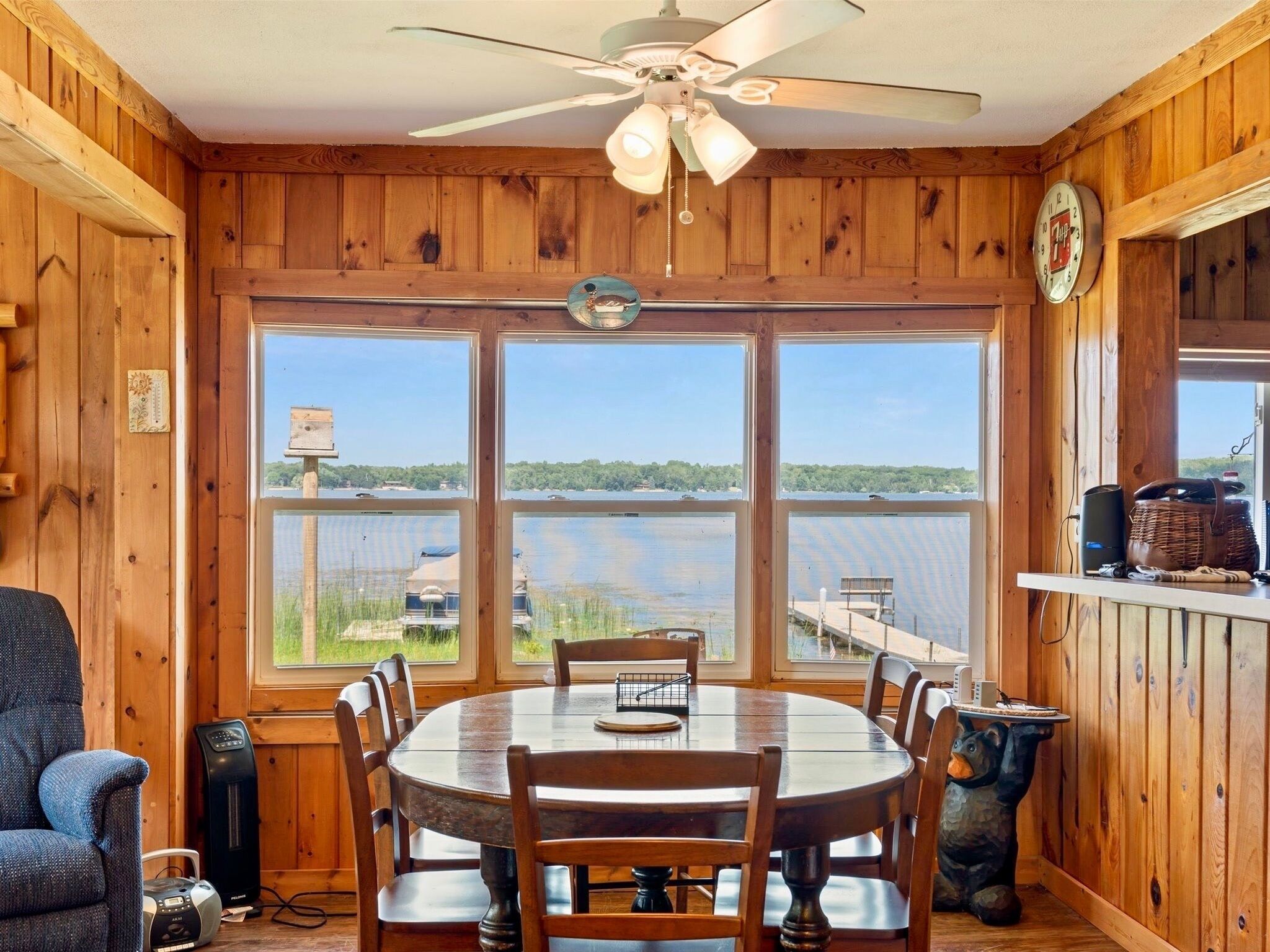 المنشأة من الداخل