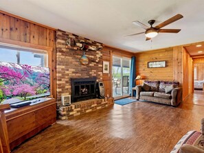 Smart TV, fireplace, DVD player