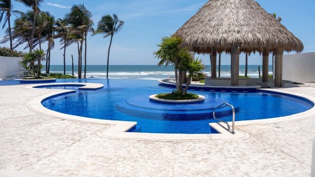 2 outdoor pools, free pool cabanas, pool umbrellas - Apartamento Espacioso con Vista al Mar (Acapulco)